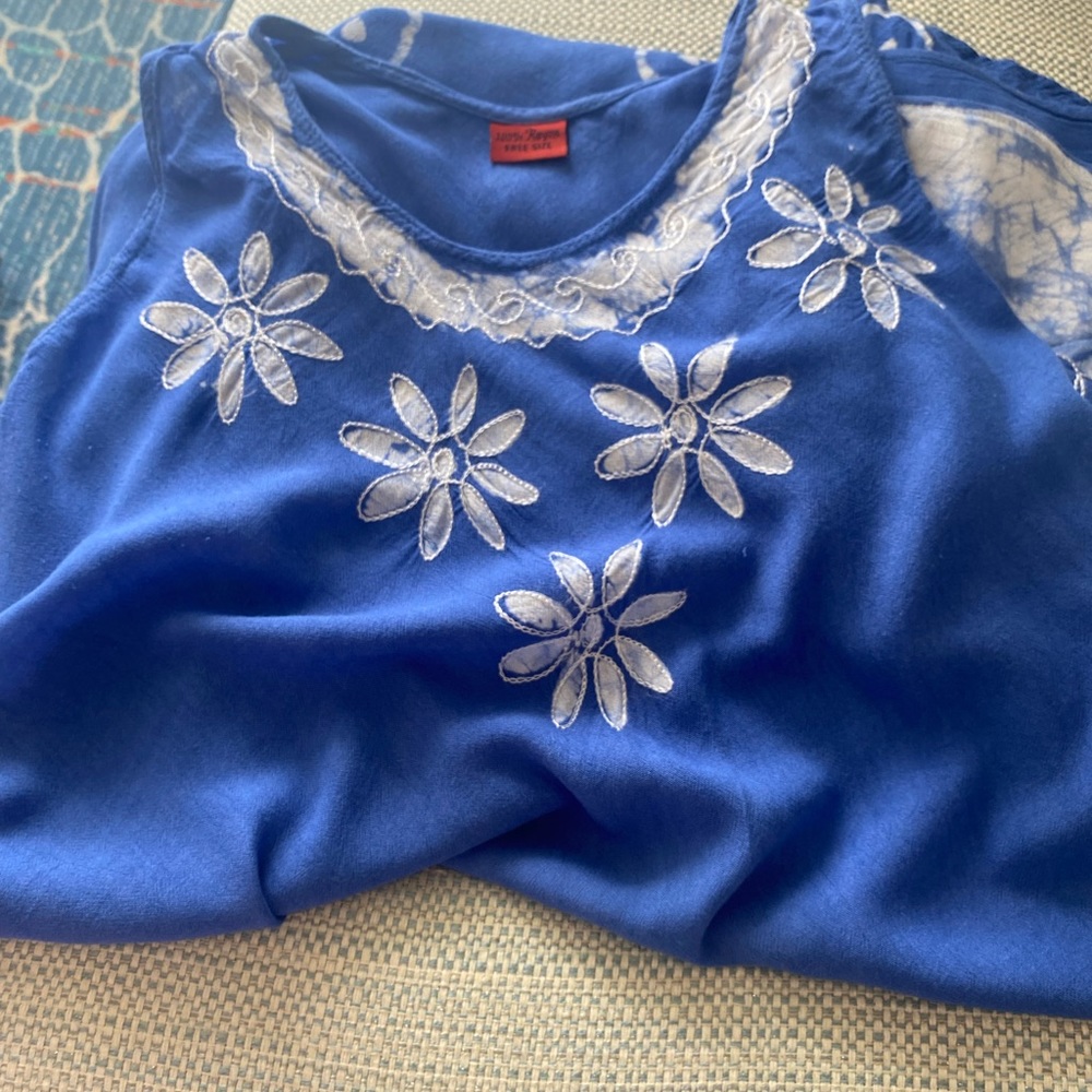 Swim Cover up- One Size - purchased on Vacation washed but never worn! - Picture 3 of 4